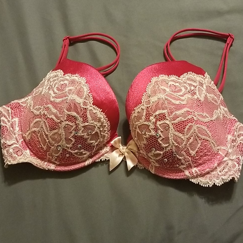 34C Victoria's Secret Very Sexy Plunge Bra